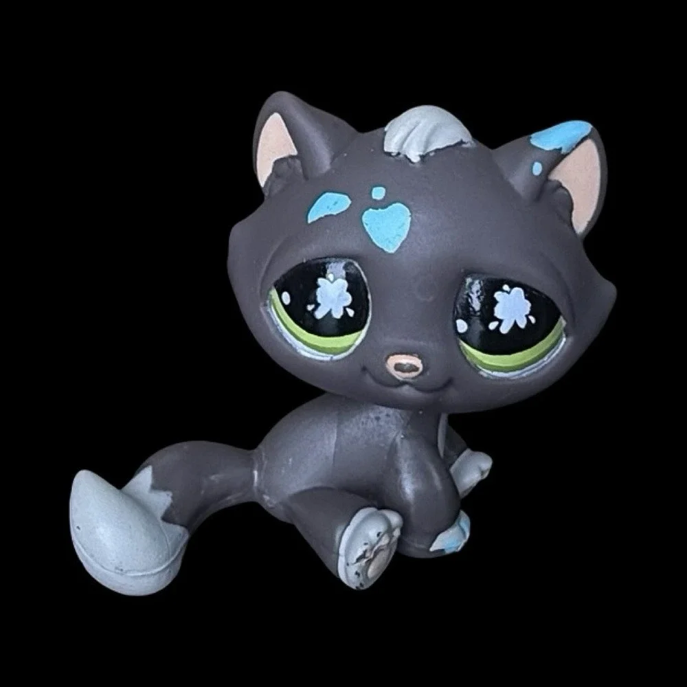Littlest Pet Shop #815 Cat Gray Black Blue Paint Splatter Sitting Green Eyes